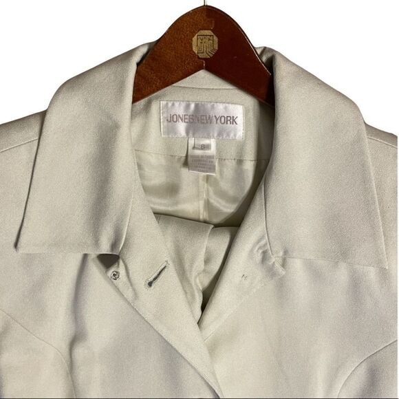 Vintage Crepe Silk Ecru Blazer and Pants suit - Jones New York - Picture 5 of 16